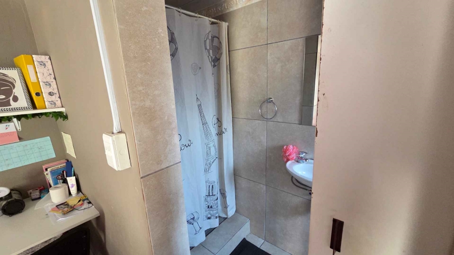 10 Bedroom Property for Sale in Brandwag Free State